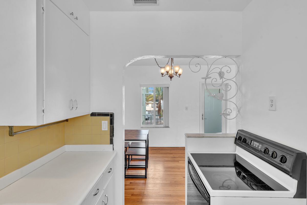 Kitchen, second unit